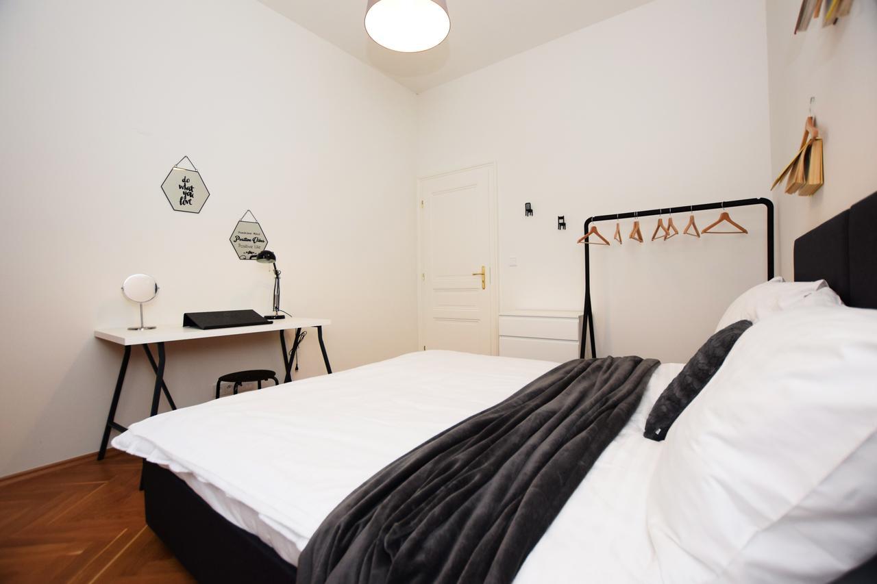 Rehorova Apartments Praha Rom bilde